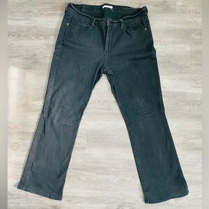 Black Levi’s 311 shaping skinny jeans size 16. Comfort fitting.